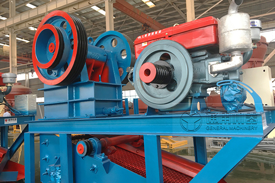 非洲烏干達(dá)客戶時產(chǎn)10噸玄武巖破碎生產(chǎn)線