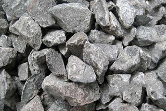 印度時產(chǎn)200噸玄武巖破碎生產(chǎn)線