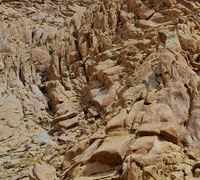 風(fēng)化巖破碎機(jī)