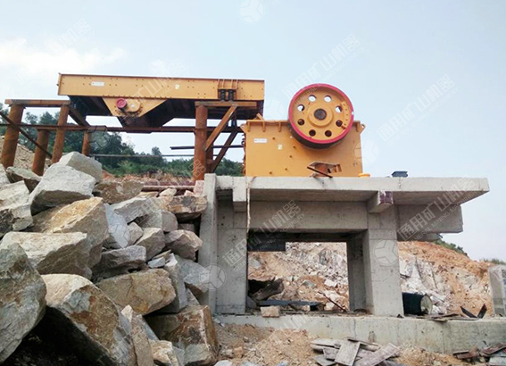 馬來西亞時(shí)產(chǎn)110-320噸鵝卵石破碎生產(chǎn)線