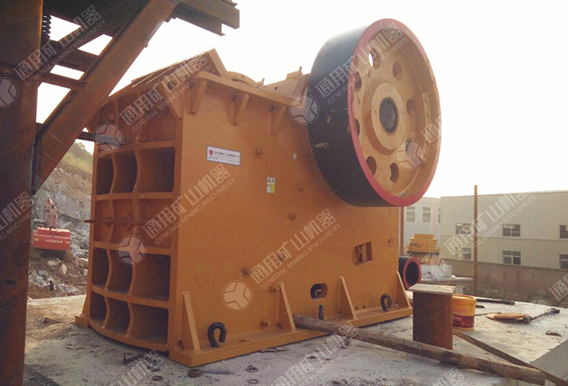 印尼泗水時產(chǎn)100-200噸鵝卵石破碎項目